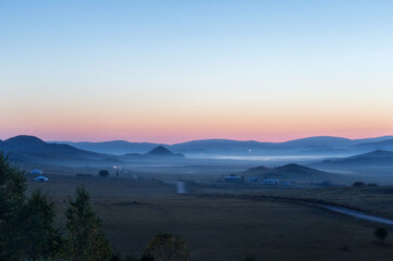 河南省鹤壁山城区到山东日照坐 小轿车有多少公里-